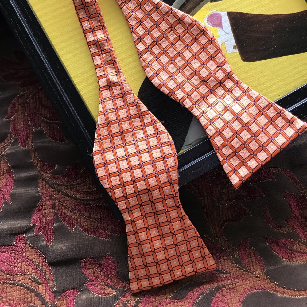 Tommy Hilfiger bow tie self tie